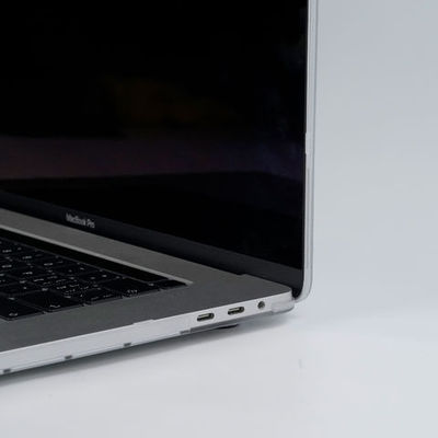Caixa protetora de plástico Macbook Slim Matte com base antiderrapante